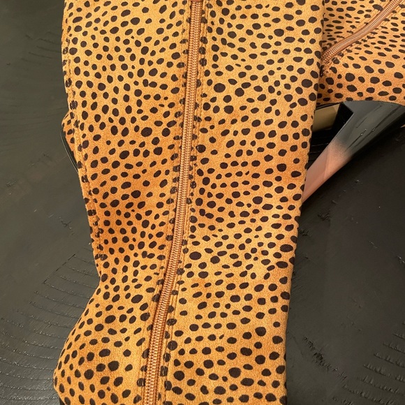 Stiletto Leopard print suede platform boots! These are super sexy! Size 38/7.5 - Picture 8 of 16